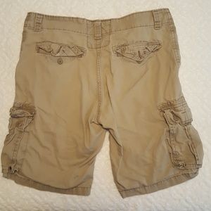Levi Strauss & Co cargo short. Size 34. Khaki.